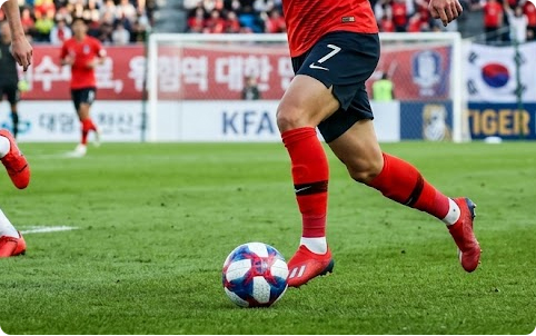 장애인체육대회를 즐기는 참가자들의 모습